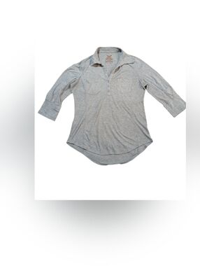 Faded Glory Light Gray Tee with Gold Logo Print